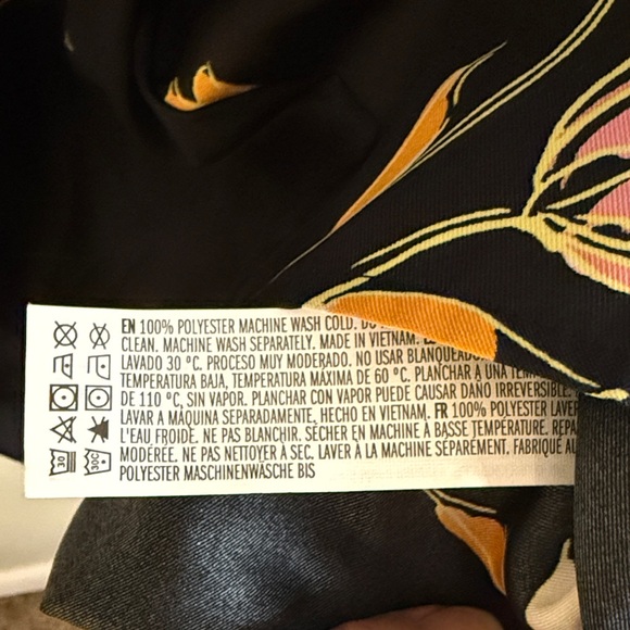 Forever 21 Black Blouse with Floral Design - Picture 3 of 4